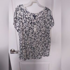 NWT GAP B/W Floral Short Sleeve Contemporary Print Blouse SZ Med